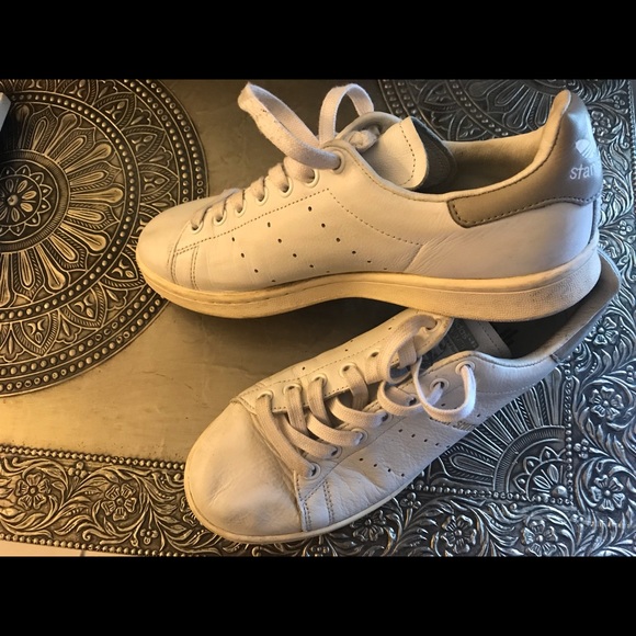 Adidas Stan Smiths - Picture 2 of 3
